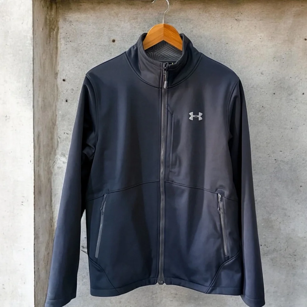 NWOT Men’s Under Armour Navy Blue Performance Zipped Jacket! Medium!